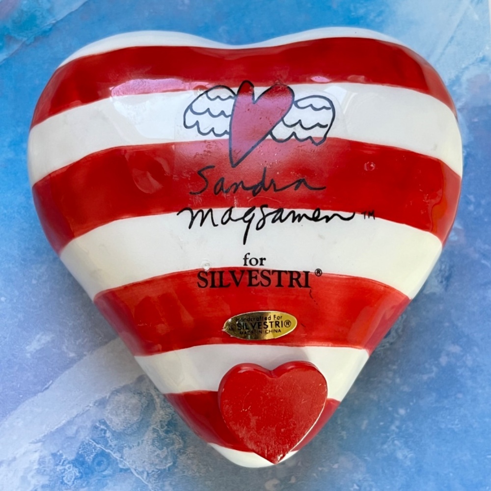 SANDRA MAGSAMEN Patriotic Ceramic Heart Rattle/Paper Weight - Picture 3 of 6